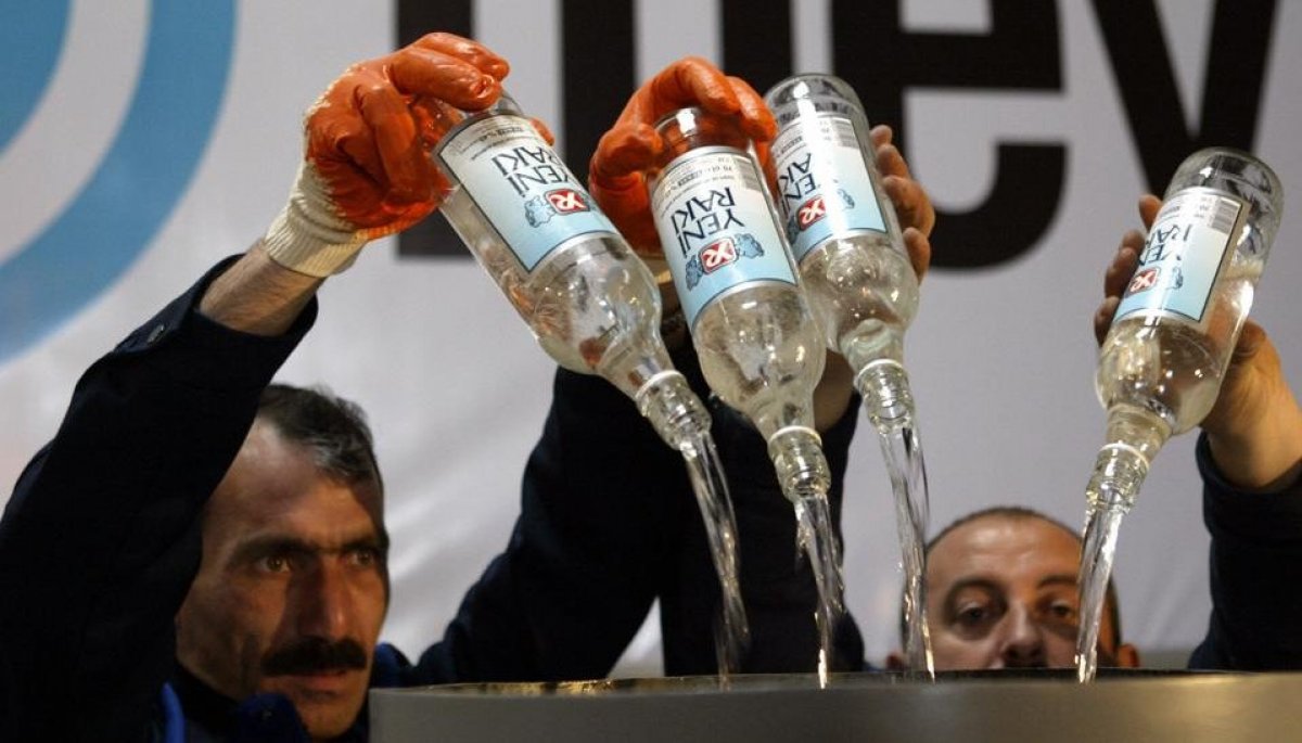 Turquía registra 61 fallecidos tras consumo masivo de alcohol adulterado |  Diario Usach