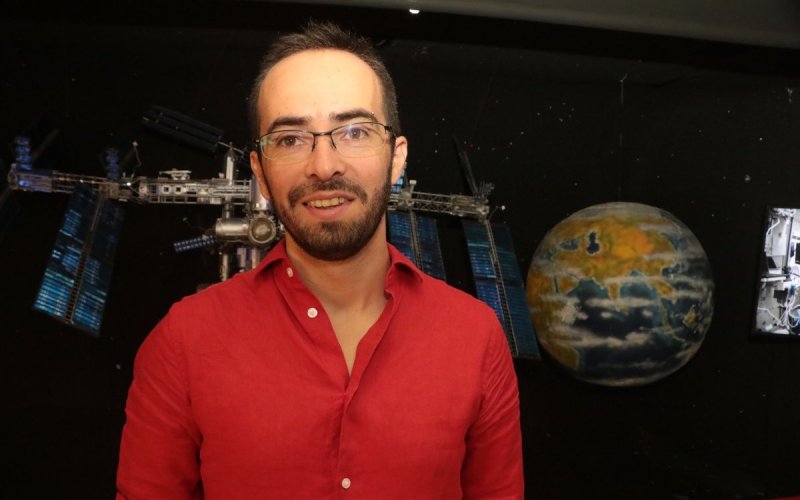 Director Ciras Usach: “Queremos construir una comunidad astrofísica con  mirada descolonizadora y de género” | Diario Usach