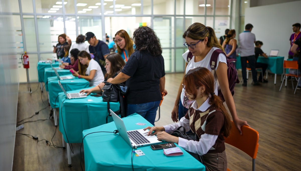 Historias De Esfuerzo Marcan Primer Periodo De Matrículas 2024 En La Universidad De Santiago 5555