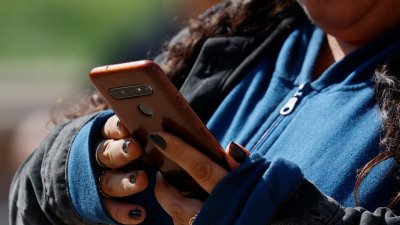 Convivir por WhatsApp: ¿Qué hacer cuando el chat vecinal se vuelve un campo de batalla?